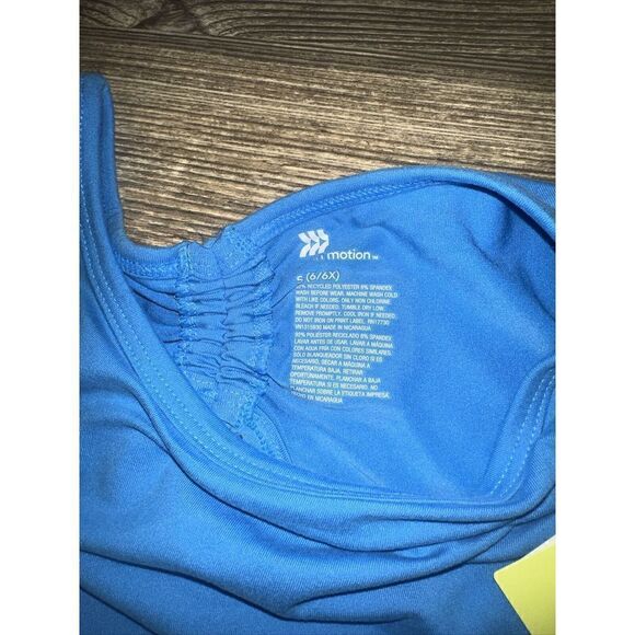Girls' Short Sleeve Keyhole Back Gym T-Shirt - All in Motion Blue. Size Small. S - Picture 5 of 5
